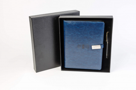 Книга Щоденник з бездротовою зарядкою Powerbank та флешкою 16 Гб синій еко шкіра