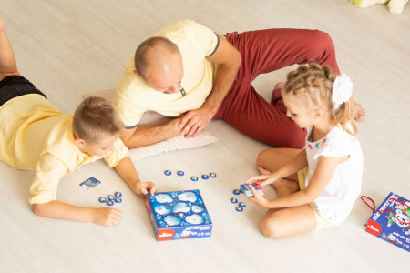 Книга Турбогра настільна "АЙС перегони", коробка з ручками