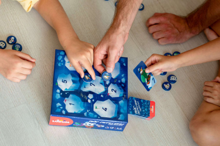 Книга Турбогра настільна "АЙС перегони", коробка з ручками