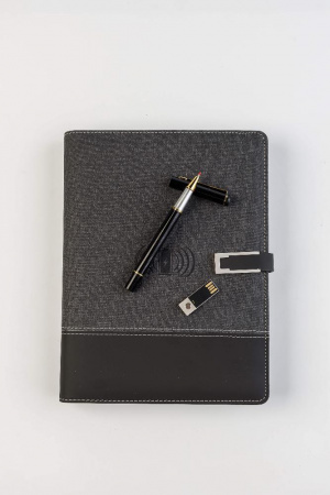 Книга Щоденник з бездротовою зарядкою, Powerbank та флешкою 16 Гб чорний