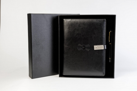 Книга Щоденник з бездротовою зарядкою Powerbank та флешкою 16 Гб чорний еко шкіра