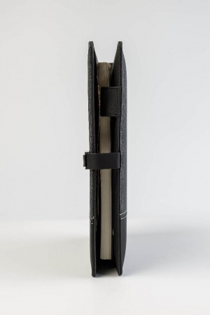 Книга Щоденник з бездротовою зарядкою, Powerbank та флешкою 16 Гб чорний